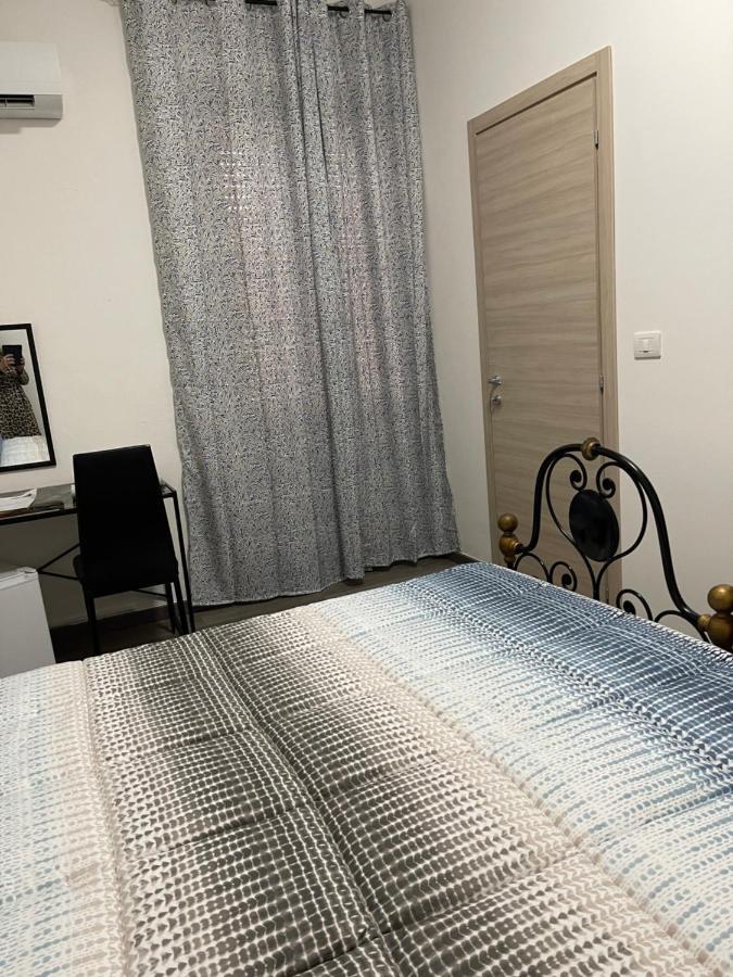 In The World Hotel Alghero Bagian luar foto