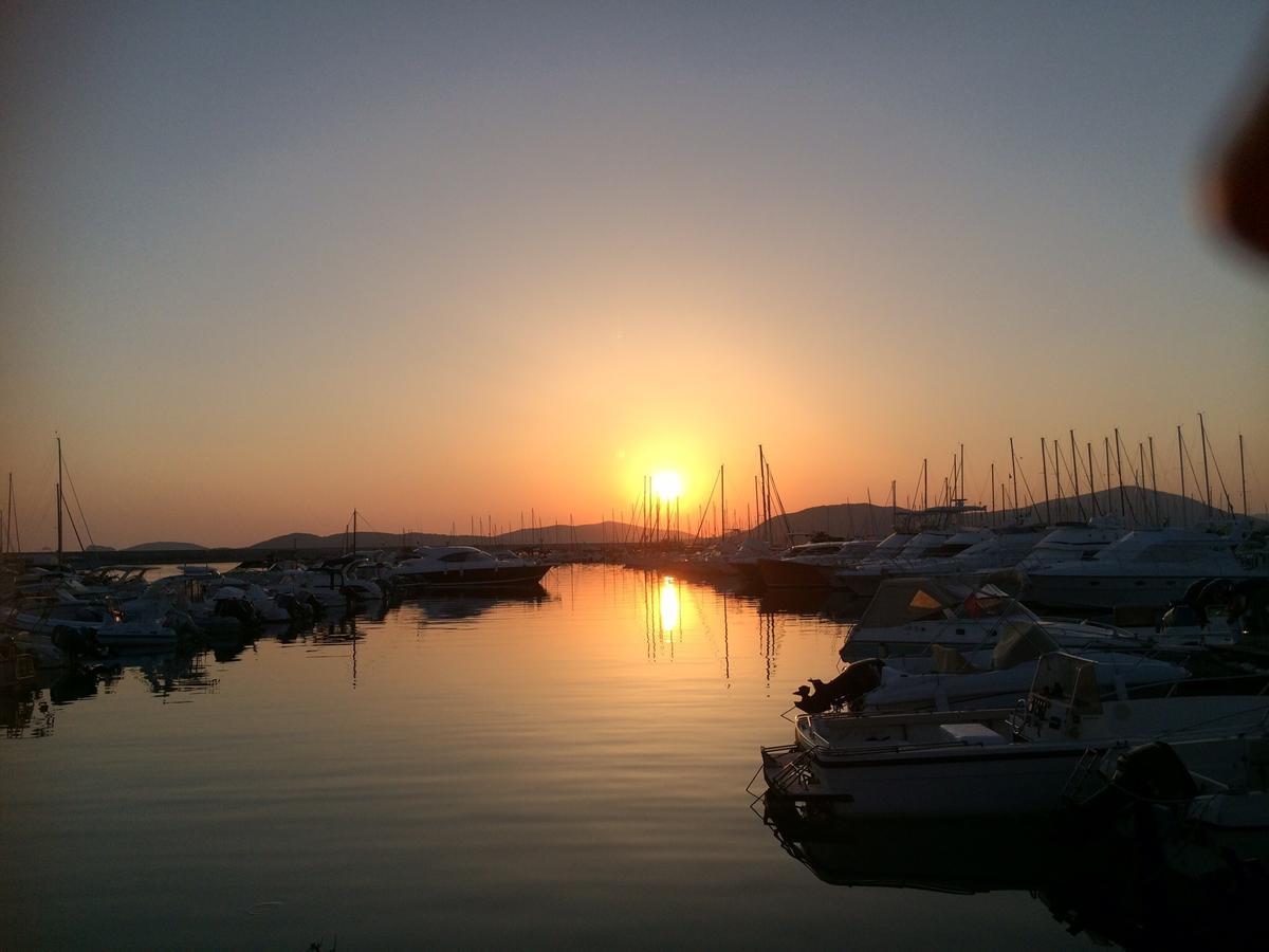 In The World Hotel Alghero Bagian luar foto
